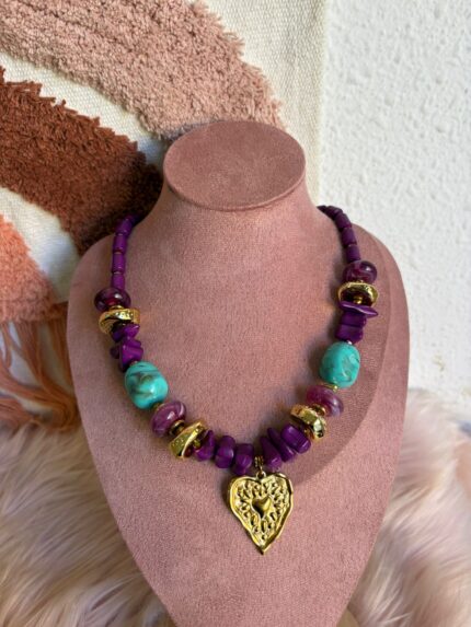 COLLAR PIEDRAS MORADAS CORAZÓN