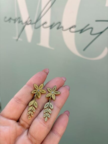 PENDIENTES LARGOS LIRIO
