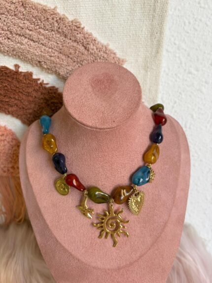 COLLAR PIEDRAS MULTICOLOR DIJE DE SOL
