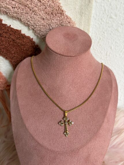COLLAR CRUZ CON CIRCONITAS BLANCAS
