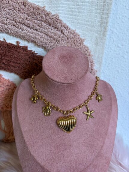 COLLAR CORAZÓN CONCHA
