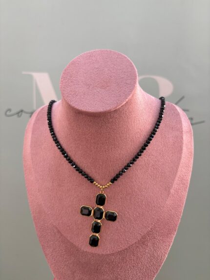 COLLAR CRUZ PIEDRA NEGRA