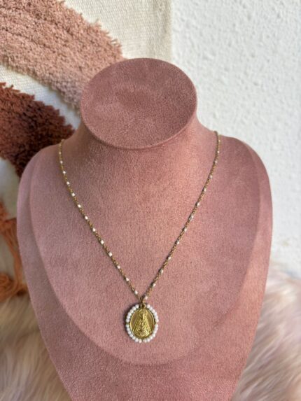 COLLAR VIRGEN DEL ROCÍO BLANCO