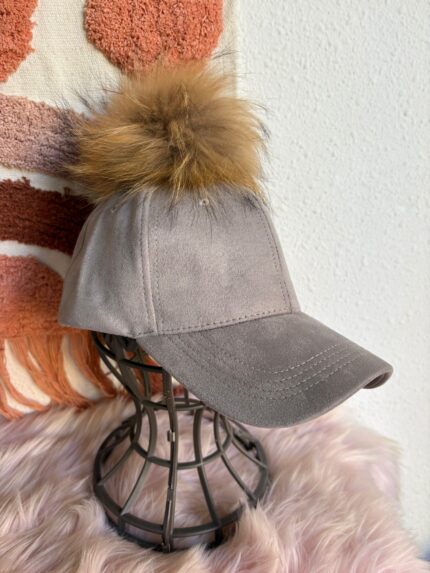 GORRA GRIS POMPÓN