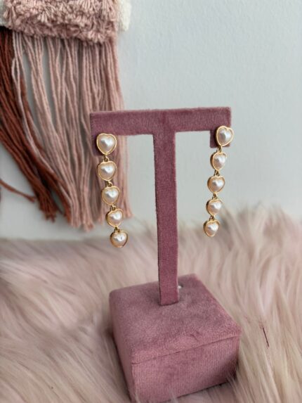 PENDIENTES LARGOS CORAZONES PERLADOS