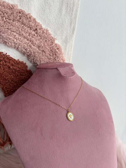 COLLAR MEDALLA REDONDA NÁCAR CRUZ