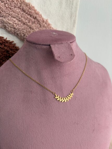 COLLAR LAUREL